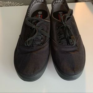 ✨3 for $25✨ K-Swiss sneakers